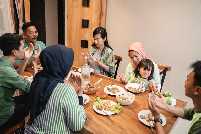 04 Breaking fast (iftar) is where families and friends come together at the end of a day