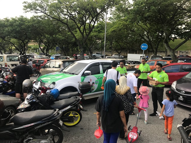 09 Dettol Team at Bazaar Tasik Permaisuri