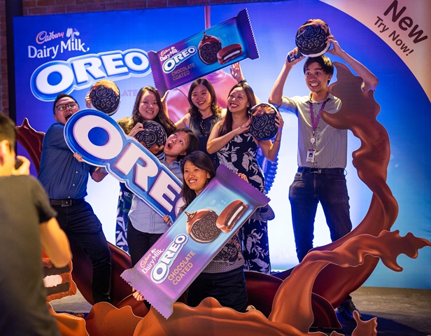 Oreo Stays Playful with the Launch of Oreo Chocolate Coated - Guests taking pictures at the Oreo 3D photo wall - Photo by RMi Photography