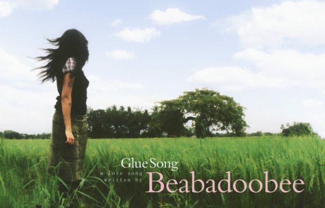 BEABADOOBEE RETURNS WITH NEW SINGLE ‘GLUE&nbsp;SONG’