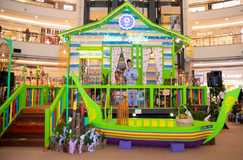 SUASANA KAMPUNG NELAYAN GAMIT NOSTALGIA RAYA DI SURIA&nbsp;KLCC