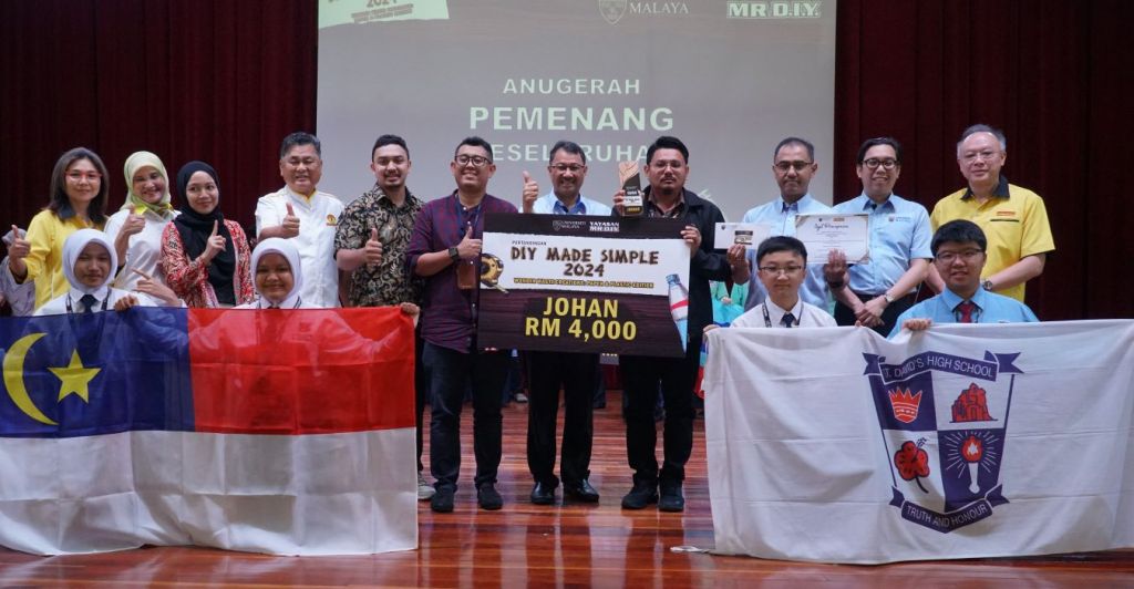 ‘SIMPLE SHOE CLEANER 1.0″ KALAHKAN 590 PENYERTAAN PERTANDINGAN ‘DIY MADE SIMPLE’&nbsp;2024