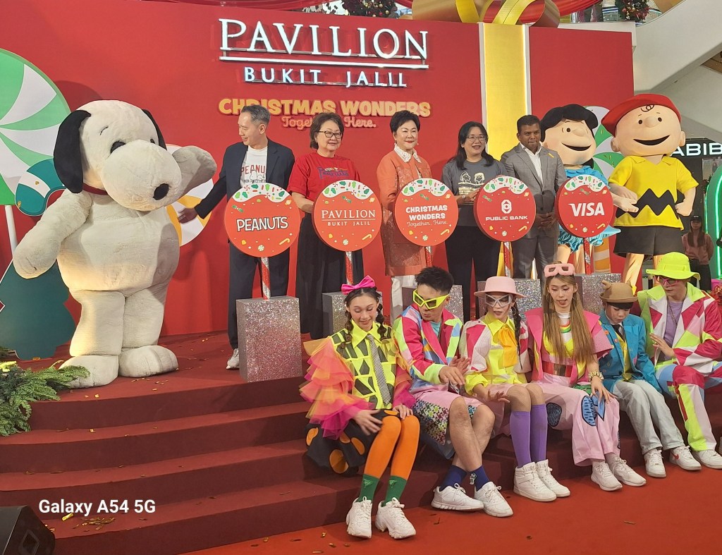BELOVED SNOOPY, CHARLIE BROWN & LUCY CELEBRATES CHRISTMAS WITH PAVILION BUKIT JALIL SHOPPERS